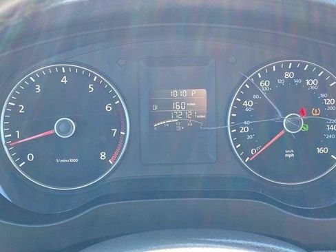 Used 2014 Volkswagen Jetta SE FWD image 35