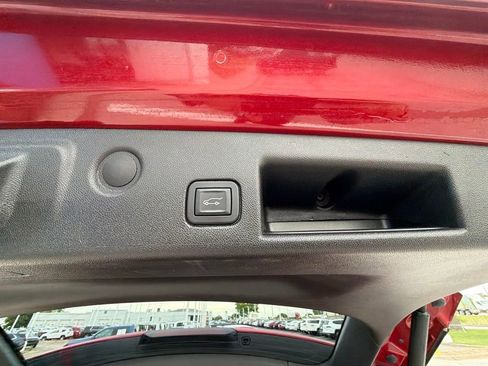 Used 2024 Chevrolet Equinox LT FWD image 13