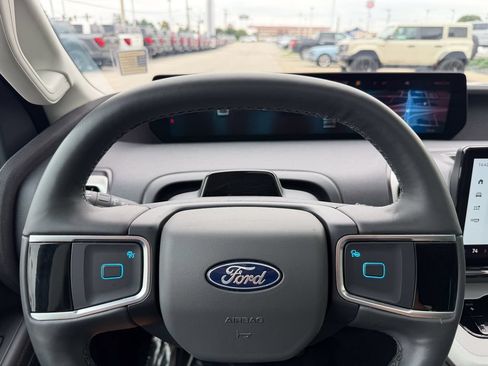 Certified 2025 Ford Expedition Active AWD/4WD image 24