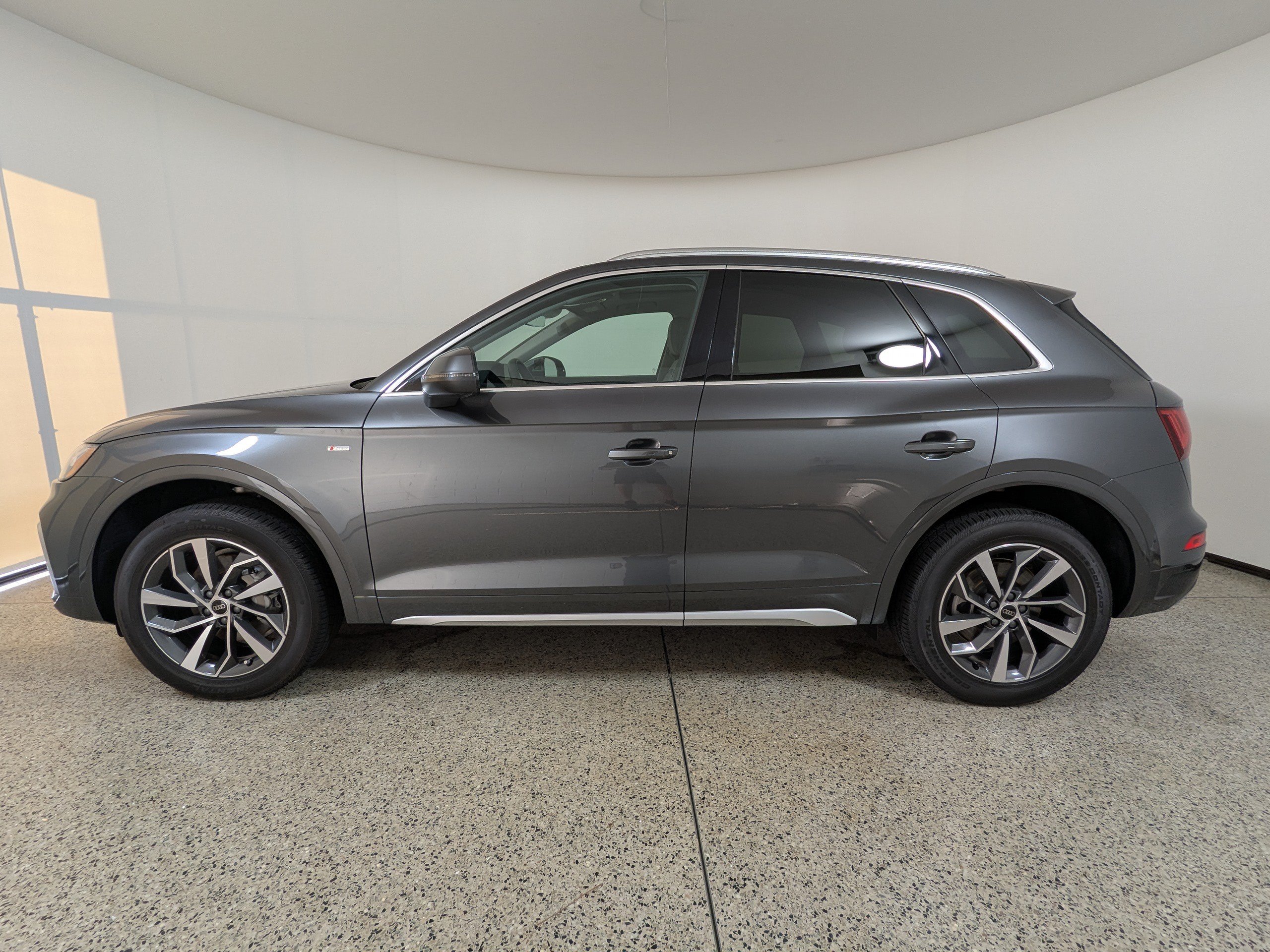 Certified 2023 Audi Q5 2.0T Premium Plus w/ Premium Plus Package AWD/4WD image 3