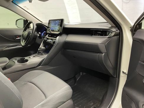 Used 2022 Toyota Venza LE AWD/4WD image 27