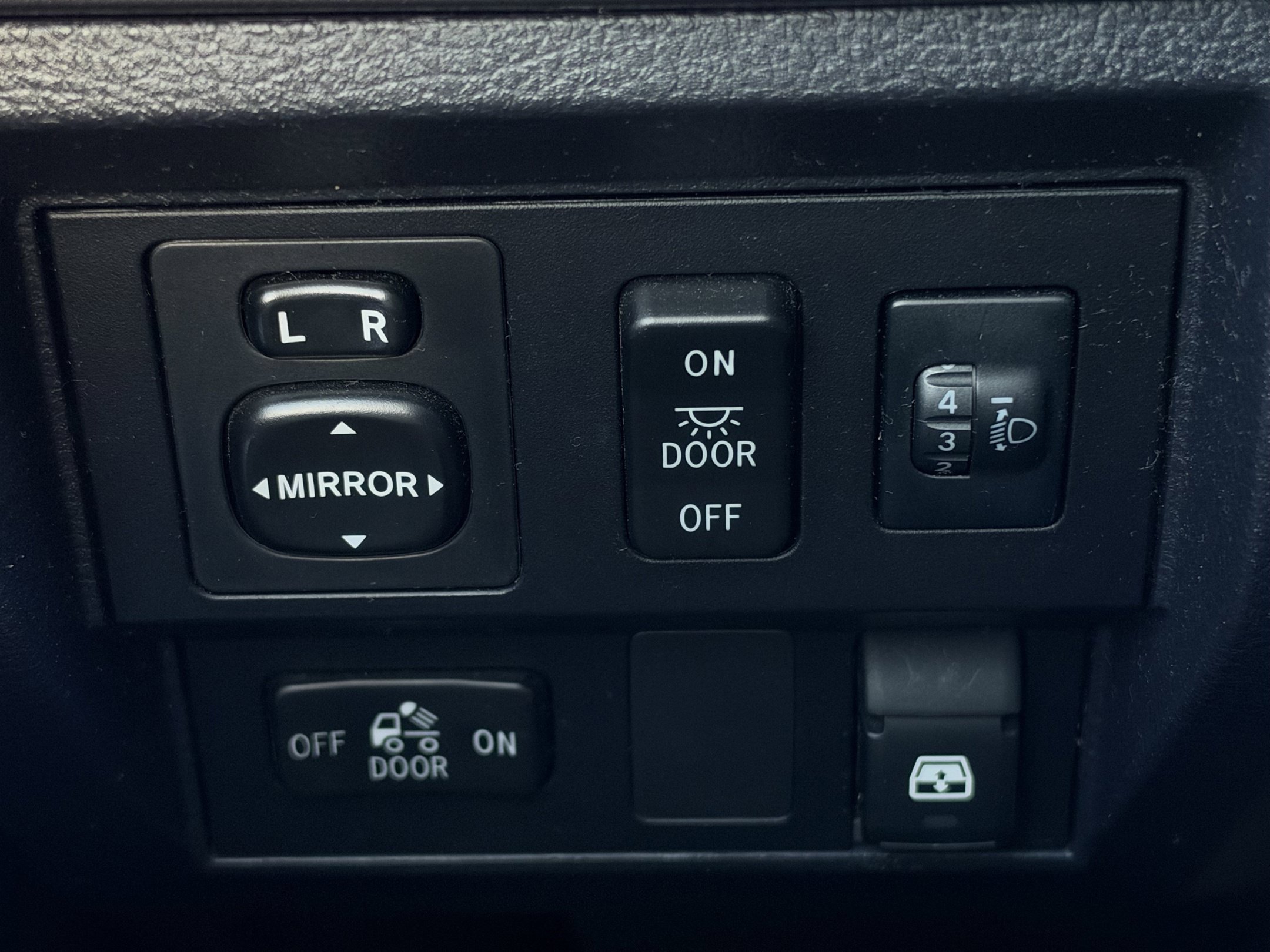 Used 2017 Toyota Tundra SR5 w/ SR5 Upgrade Package RWD image 22