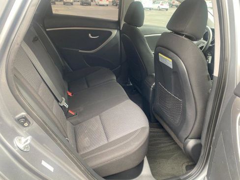 Used 2017 Hyundai Elantra GT image 18