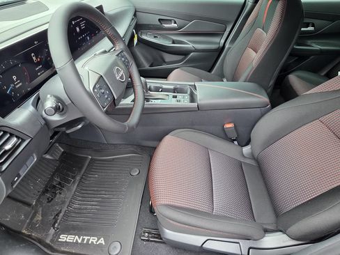 New 2026 Nissan Sentra SR w/ Floor Mat Package FWD image 7