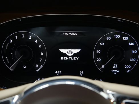 Used 2021 Bentley Bentayga Hybrid -Mulliner Driving Speci image 21