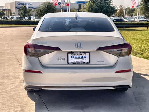 Used 2025 Honda Civic Sport image 6