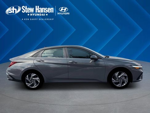 New 2026 Hyundai Elantra Limited image 10