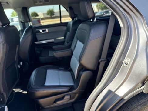Used 2024 Ford Explorer XLT w/ Equipment Group 202A RWD image 11