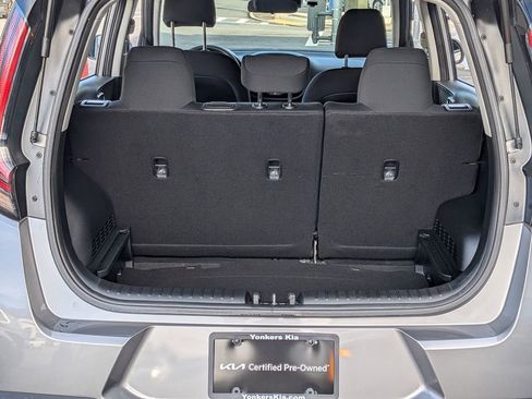 Used 2023 Kia Soul LX image 8
