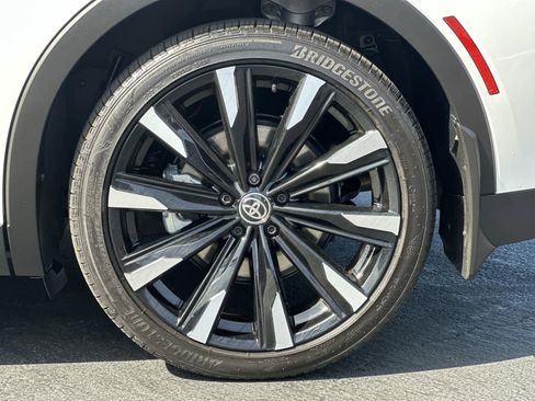 Used 2026 Toyota Crown Platinum image 8