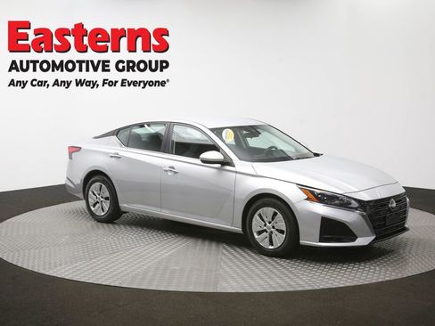 Used 2023 Nissan Altima 2.5 S FWD image 44