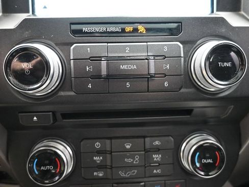 Used 2016 Ford F150 Lariat w/ Equipment Group 502A Luxury AWD/4WD image 17