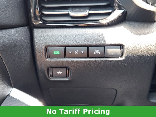 Certified 2025 Nissan Sentra SR w/ SR Premium Package FWD image 21