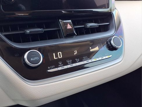 Used 2026 Toyota Corolla LE FWD image 17