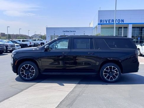 New 2026 Chevrolet Suburban RST w/ RST Capability Package AWD/4WD image 12