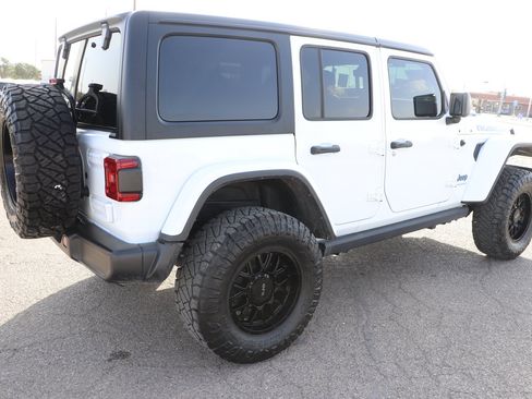 Used 2023 Jeep Wrangler Unlimited Rubicon 4xe w/ Cold Weather Group AWD/4WD image 8