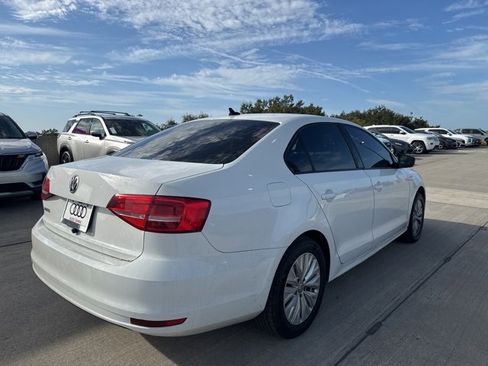 Used 2015 Volkswagen Jetta S image 3