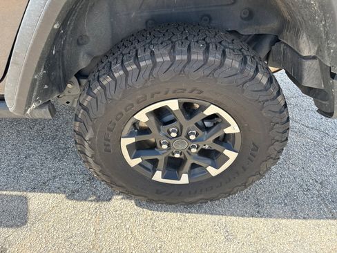 Used 2025 Jeep Wrangler Unlimited Rubicon 4xe w/ Convenience Group image 19