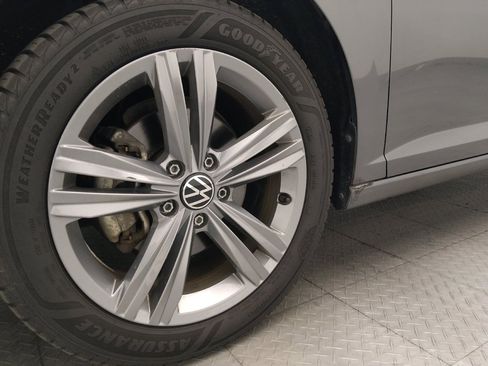 Used 2024 Volkswagen Jetta SE FWD image 31