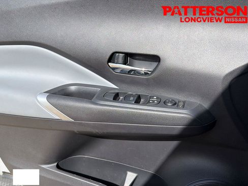Used 2023 Nissan Kicks SR FWD image 19