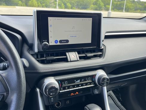 Used 2025 Toyota RAV4 XLE FWD image 13