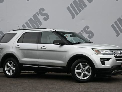 Used 2019 Ford Explorer XLT w/ Equipment Group 201A FWD image 3