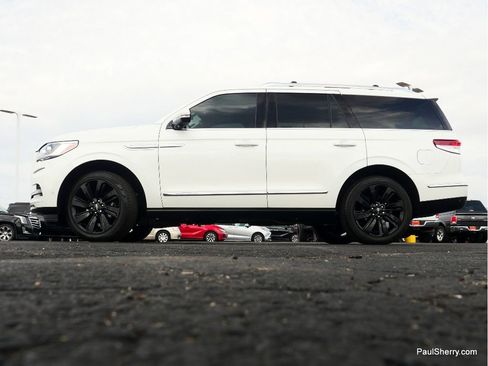 Used 2023 Lincoln Navigator Reserve image 16