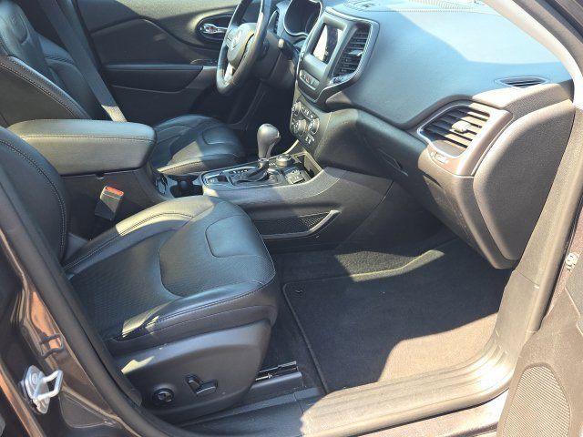Used 2021 Jeep Cherokee Latitude Lux w/ Sun & Sound Group AWD/4WD image 9