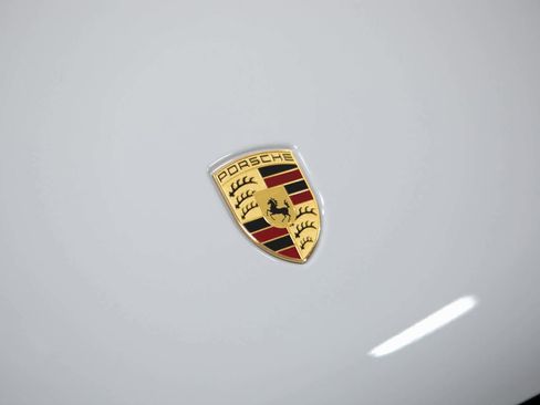 Certified 2025 Porsche Macan image 34