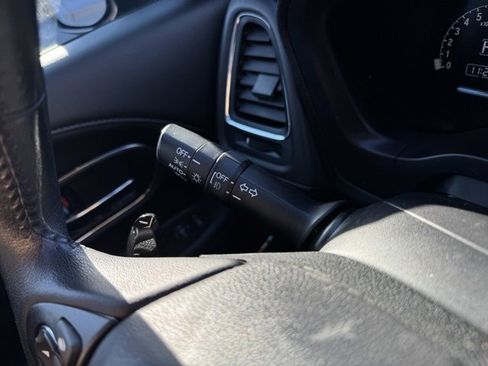 Used 2021 Honda HR-V EX-L image 24