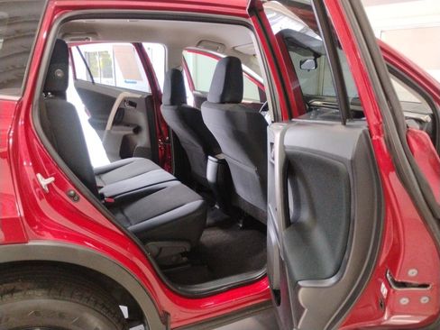 Used 2015 Toyota RAV4 LE FWD image 76