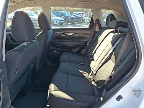 Used 2018 Nissan Rogue S image 10