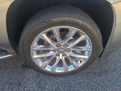 Used 2019 Cadillac Escalade Luxury AWD/4WD image 10