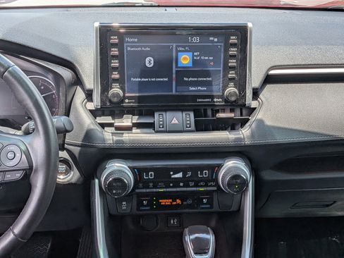Used 2019 Toyota RAV4 Limited w/ Cold Weather Package FWD image 20