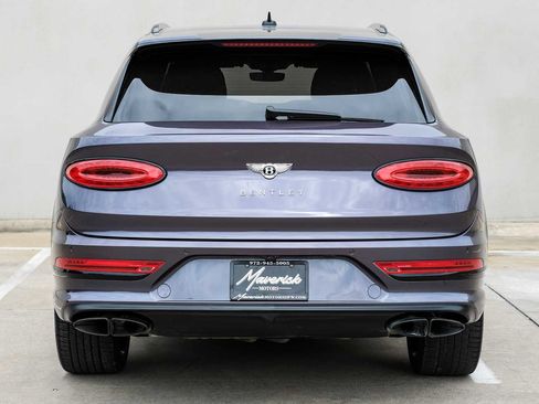 Used 2023 Bentley Bentayga Extended Wheelbase AWD/4WD image 10