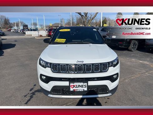 Used 2025 Jeep Compass Limited image 13