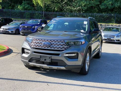 Used 2022 Ford Explorer Limited w/ Equipment Group 301A AWD/4WD image 3