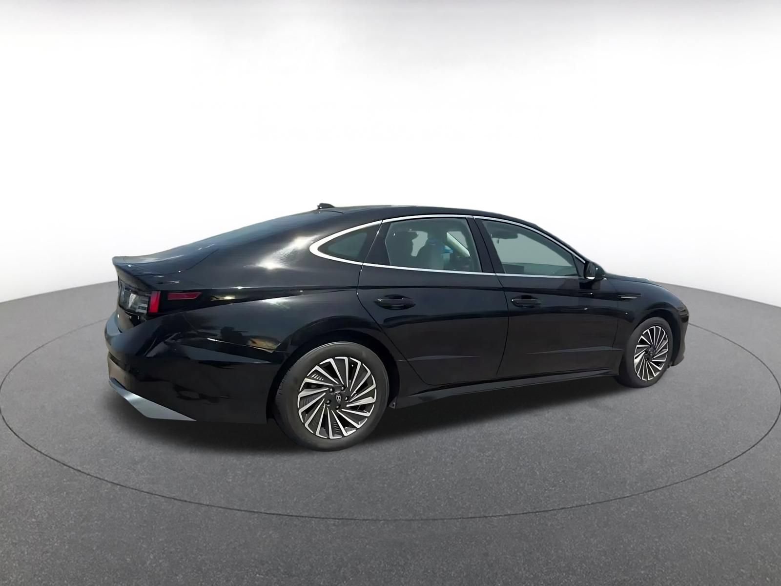 Used 2025 Hyundai Sonata SEL FWD image 13