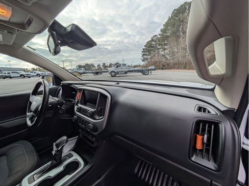 Used 2022 Chevrolet Colorado LT w/ Fleet Safety Package image 25