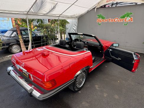 Used 1987 Mercedes-Benz 560 SL image 3