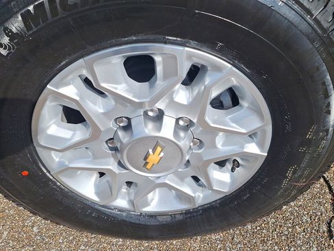 New 2026 Chevrolet Silverado 2500 LT image 6