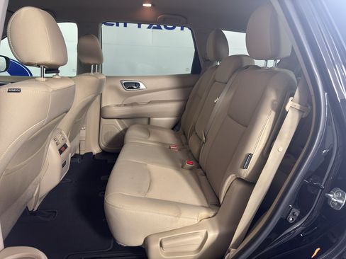 Used 2019 Nissan Pathfinder SV FWD image 32