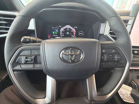 Used 2026 Toyota Tundra Limited AWD/4WD image 18