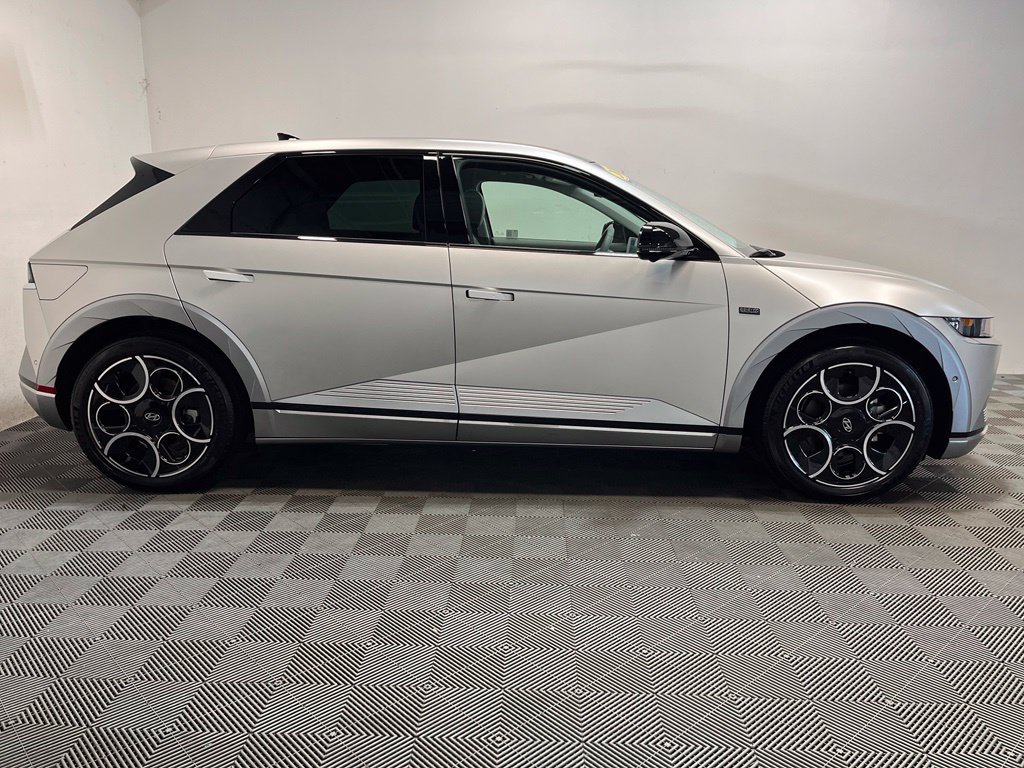 Used 2024 Hyundai Ioniq 5 Limited AWD/4WD image 2