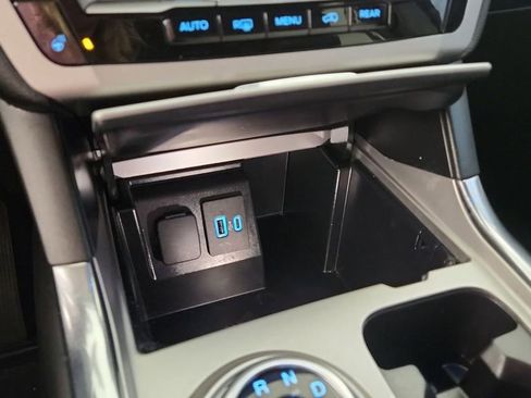 Used 2022 Ford Explorer XLT w/ Equipment Group 202A image 17