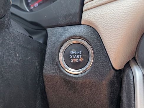 Used 2021 Toyota RAV4 XLE w/ Convenience Package FWD image 26