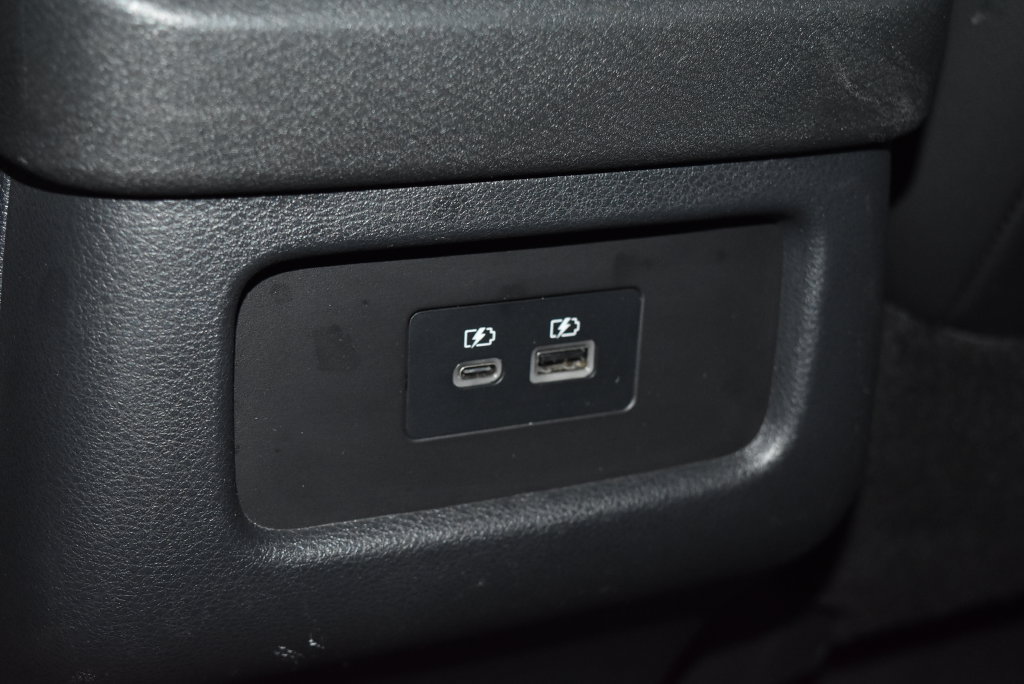 Used 2025 Nissan Pathfinder SL AWD/4WD image 23