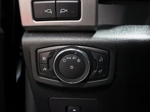 Used 2015 Ford F150 Platinum w/ Equipment Group 701A Luxury image 15