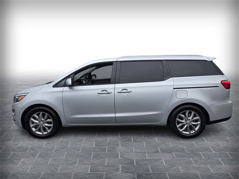 Used 2020 Kia Sedona EX image 4