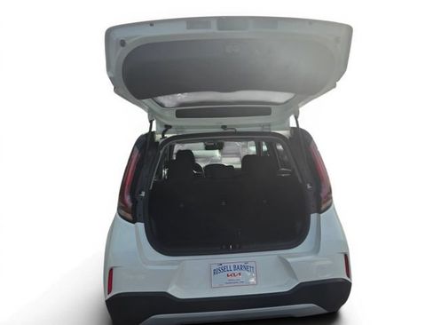 Used 2025 Kia Soul LX FWD image 10